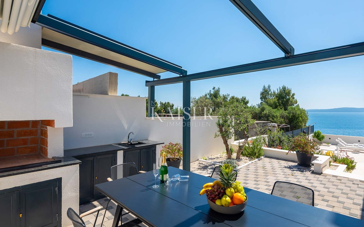 Okrug Gornji - vila z ekskluzivnim pogledom na morje