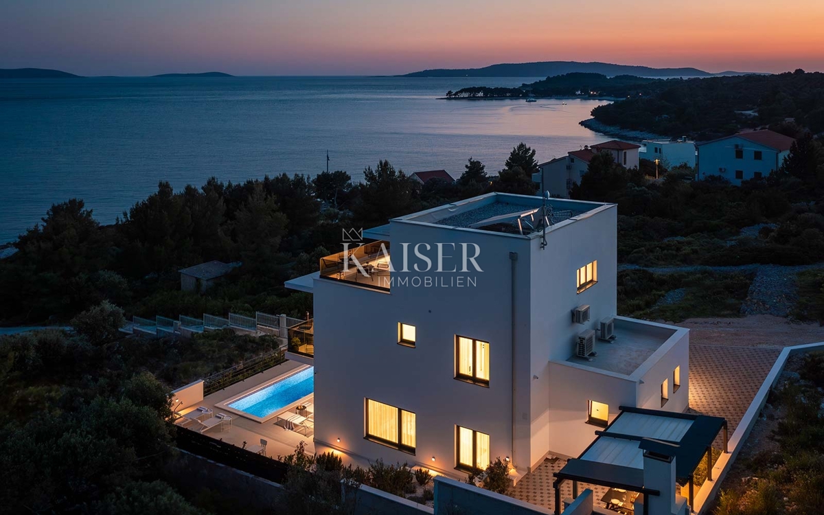 Okrug Gornji - vila z ekskluzivnim pogledom na morje