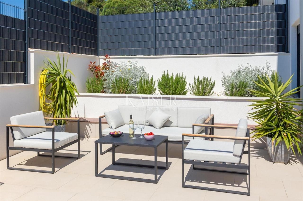 Okrug Gornji - vila z ekskluzivnim pogledom na morje