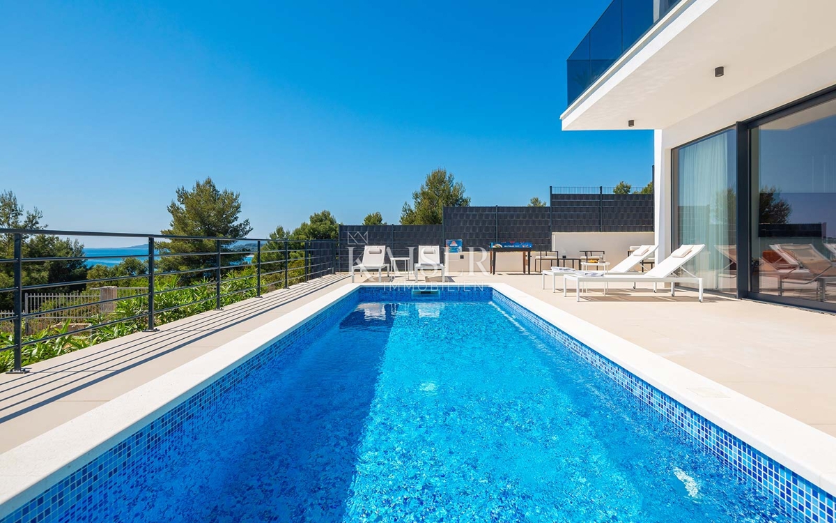 Okrug Gornji - vila z ekskluzivnim pogledom na morje