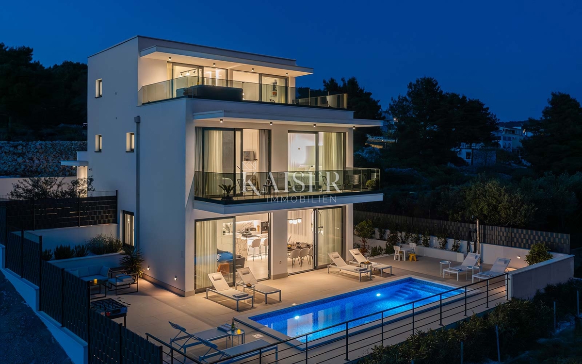 Okrug Gornji - vila z ekskluzivnim pogledom na morje