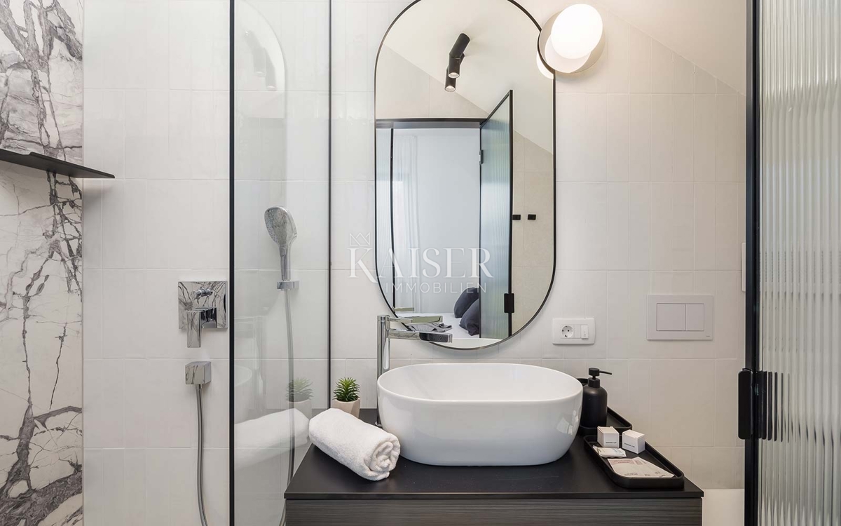 Okrug Gornji - vila z ekskluzivnim pogledom na morje