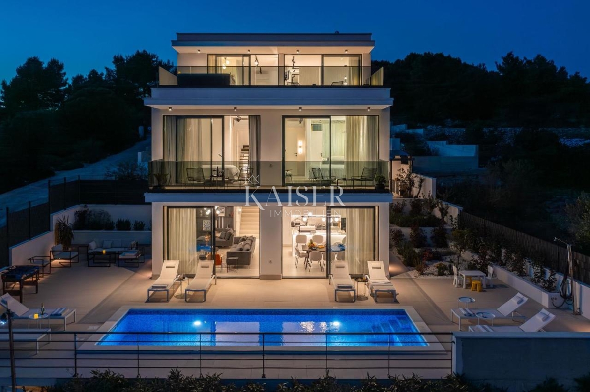 Okrug Gornji - vila z ekskluzivnim pogledom na morje