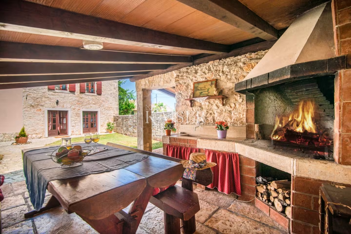 Istra, Marčana - rustikalna hiša 180m2 z bazenom