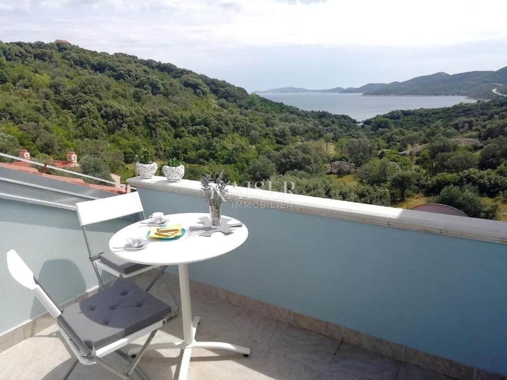 Otok Lošinj, Sv. Jakov, apartma 71 m2 s pogledom na morje
