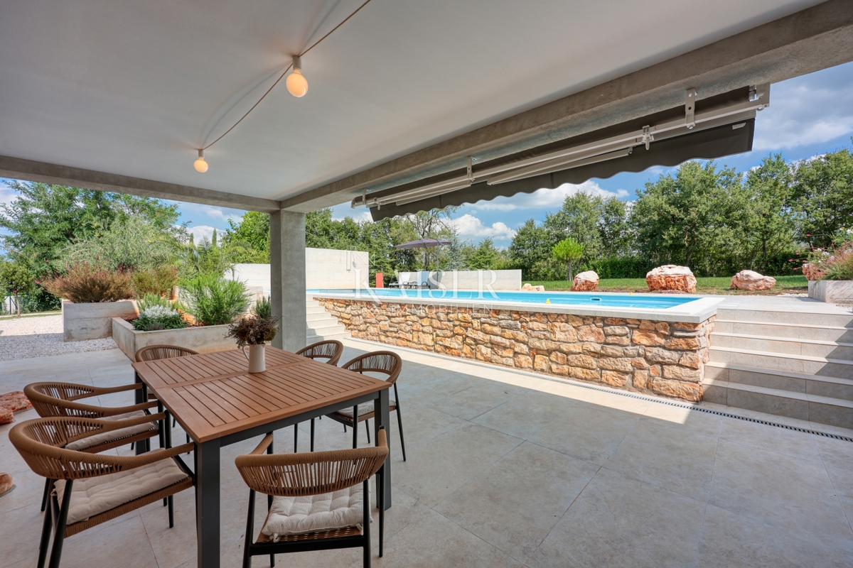 Istra, Višnjan - Ekskluzivna vila 300m2 na 7.000 m²