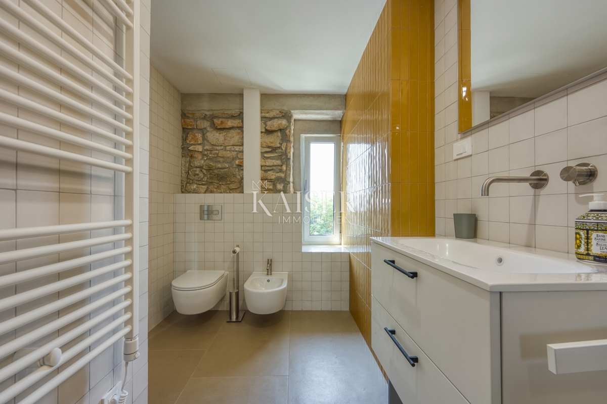 Istra, Višnjan - Ekskluzivna vila 300m2 na 7.000 m²