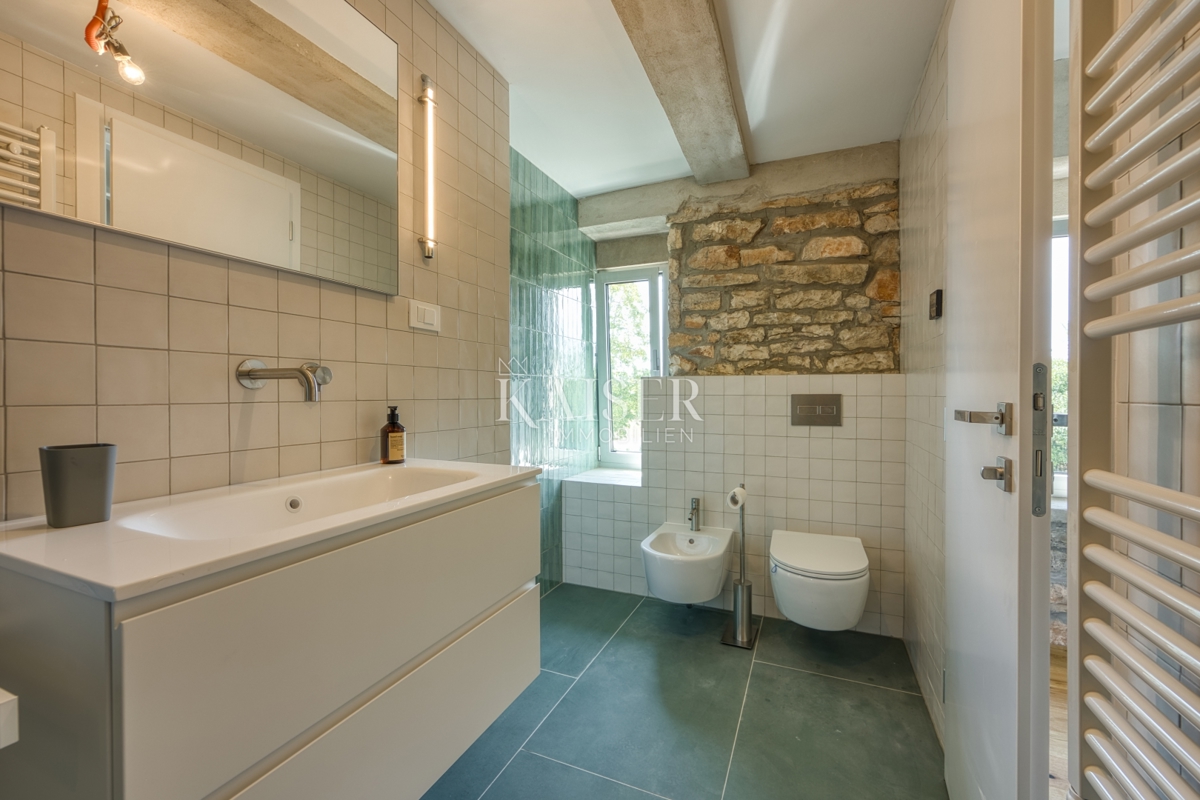 Istra, Višnjan - Ekskluzivna vila 300m2 na 7.000 m²