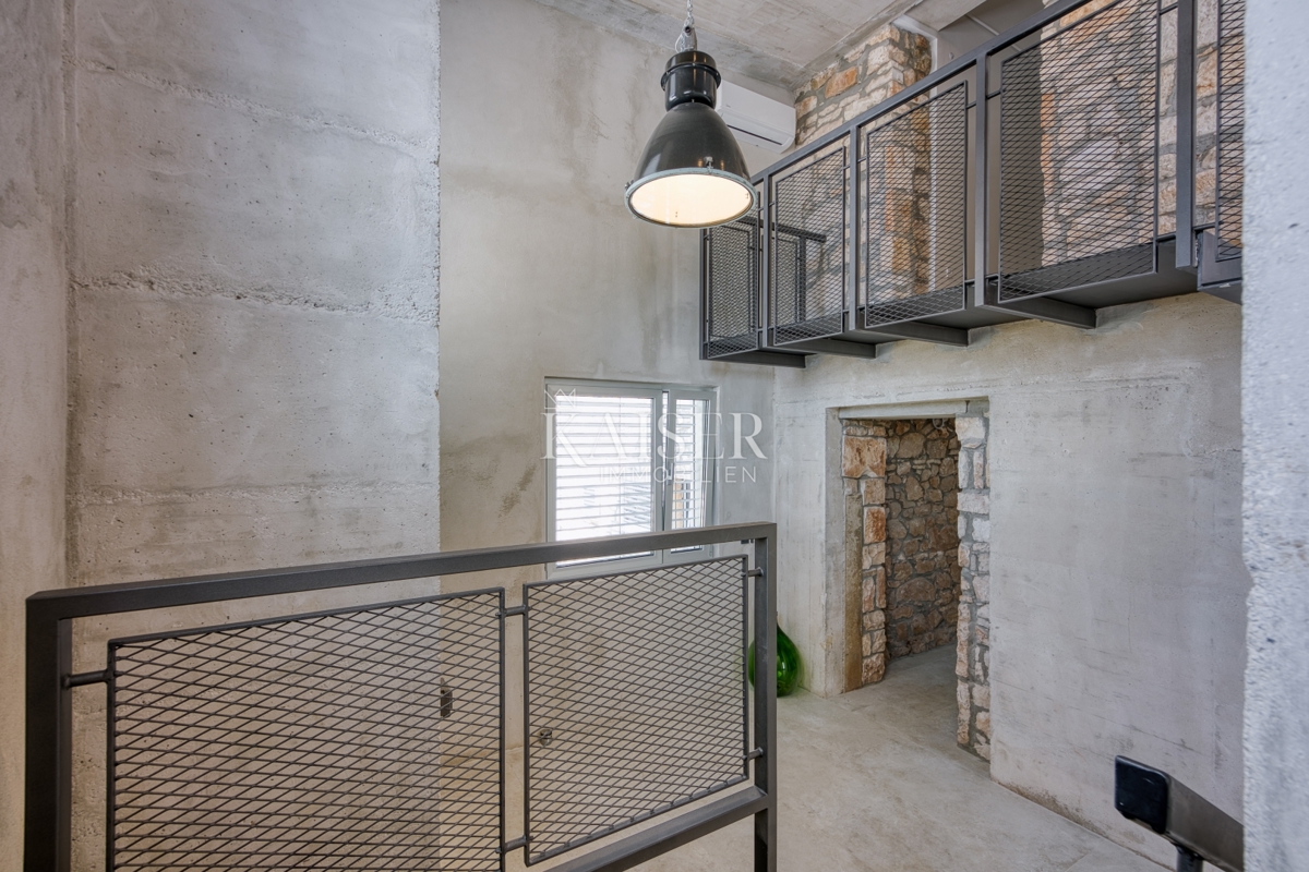 Istra, Višnjan - Ekskluzivna vila 300m2 na 7.000 m²