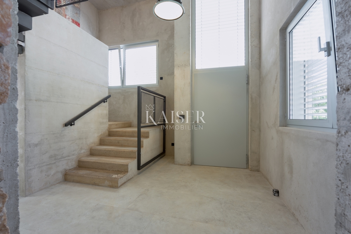 Istra, Višnjan - Ekskluzivna vila 300m2 na 7.000 m²