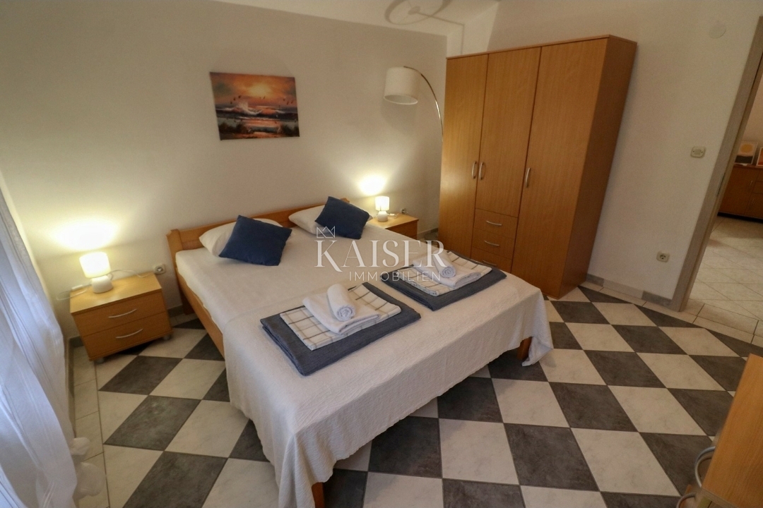 Zadar, Vir: hiša s 4 apartmaji 100m od morja