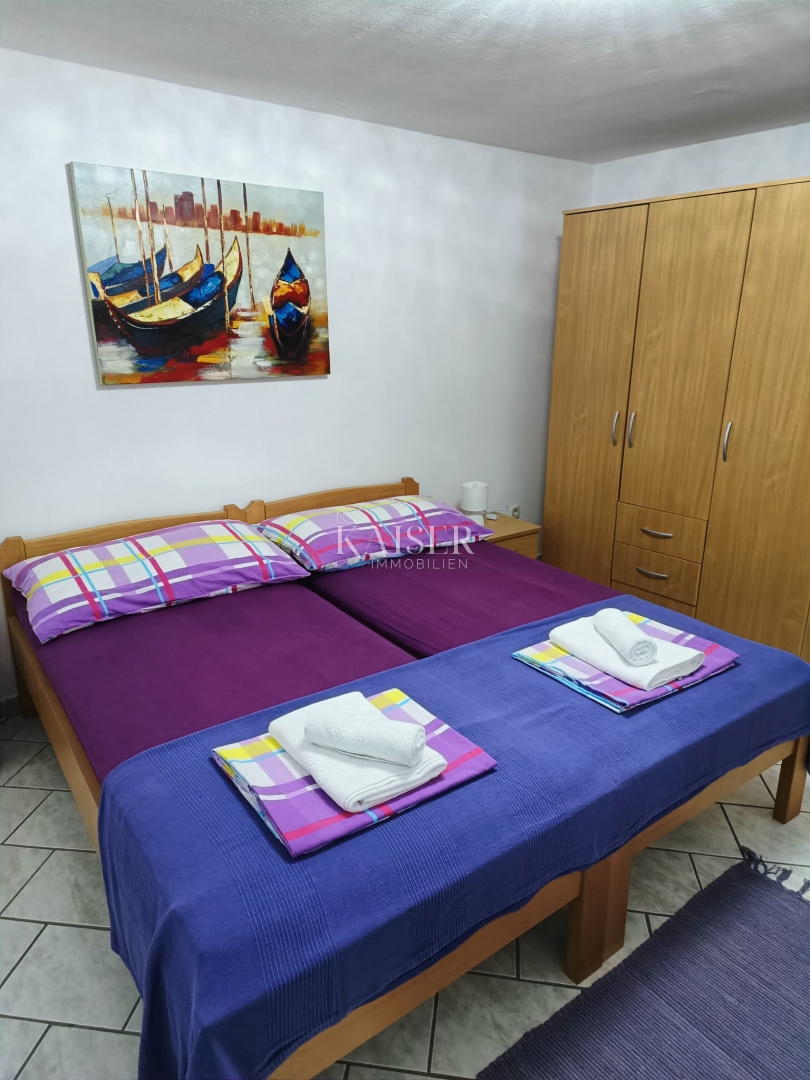 Zadar, Vir: hiša s 4 apartmaji 100m od morja