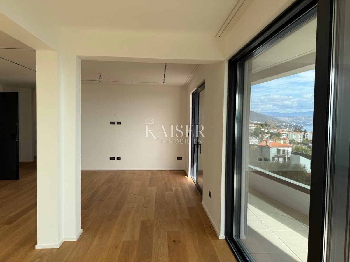 Opatija, Lovran - Ekskluzivno penthouse s prostorno teraso in zasebnim vrtom