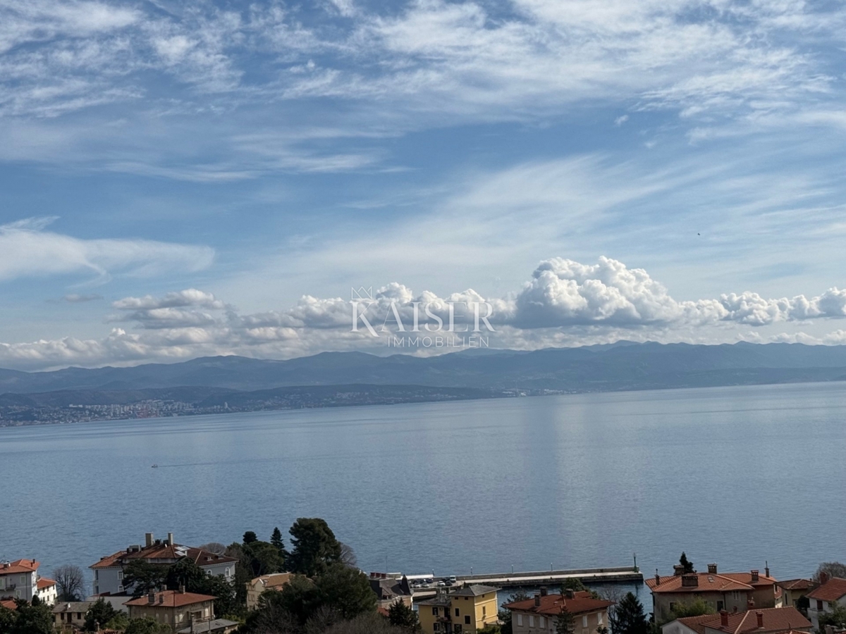 Opatija, Lovran - Ekskluzivno penthouse s prostorno teraso in zasebnim vrtom