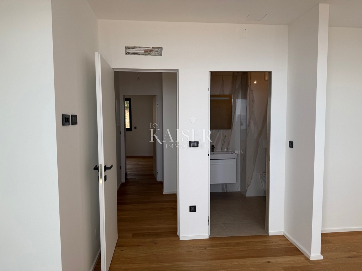 Opatija, Lovran - Ekskluzivno penthouse s prostorno teraso in zasebnim vrtom