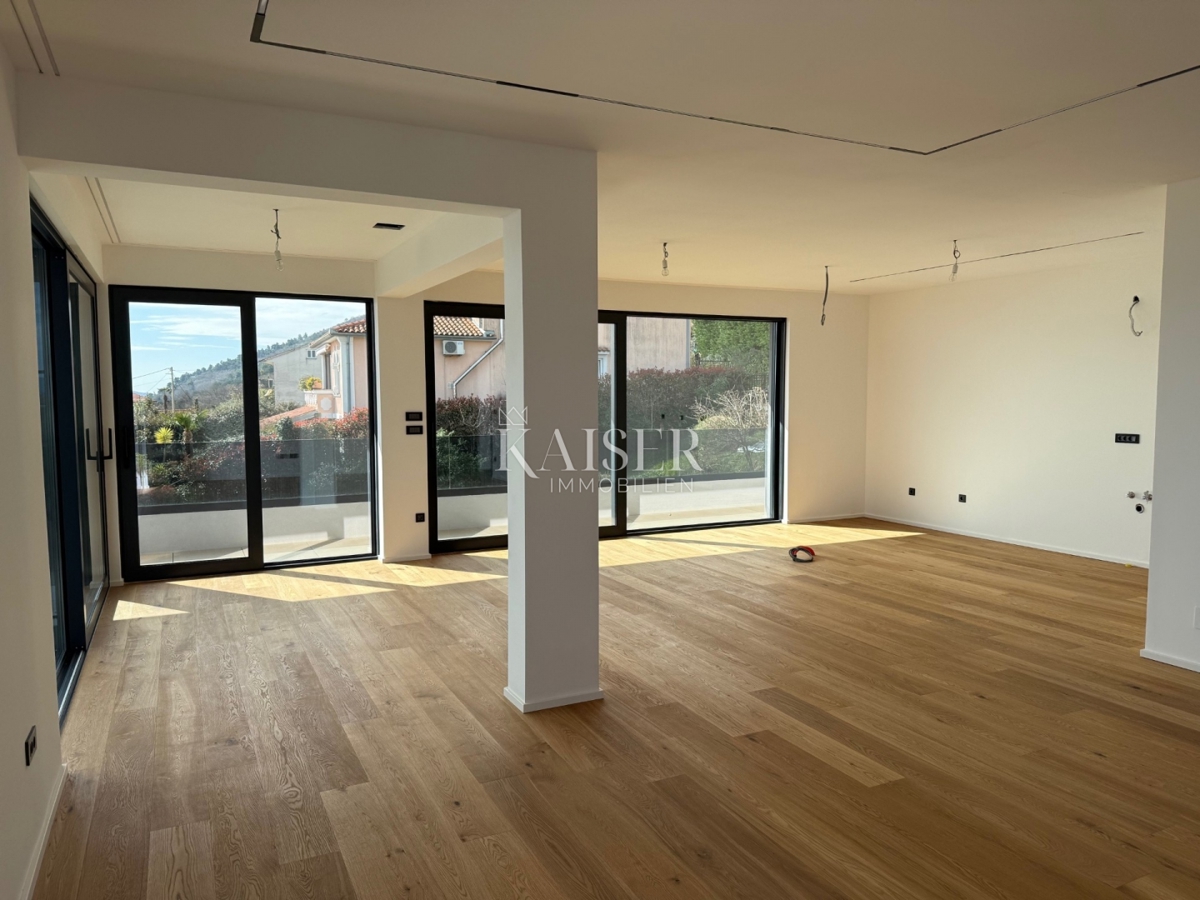 Opatija, Lovran - Ekskluzivno penthouse s prostorno teraso in zasebnim vrtom