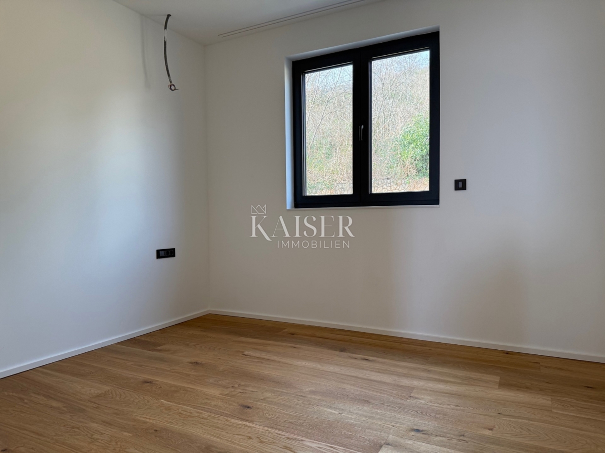 Opatija, Lovran - Ekskluzivno penthouse s prostorno teraso in zasebnim vrtom