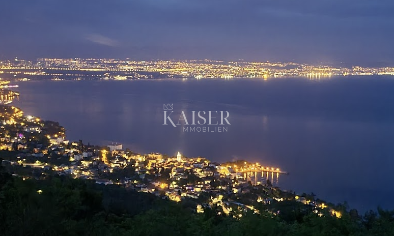 Opatijska riviera - panoramsko zemljišče nad Lovranom z veljavnim gradbenim dovoljenjem