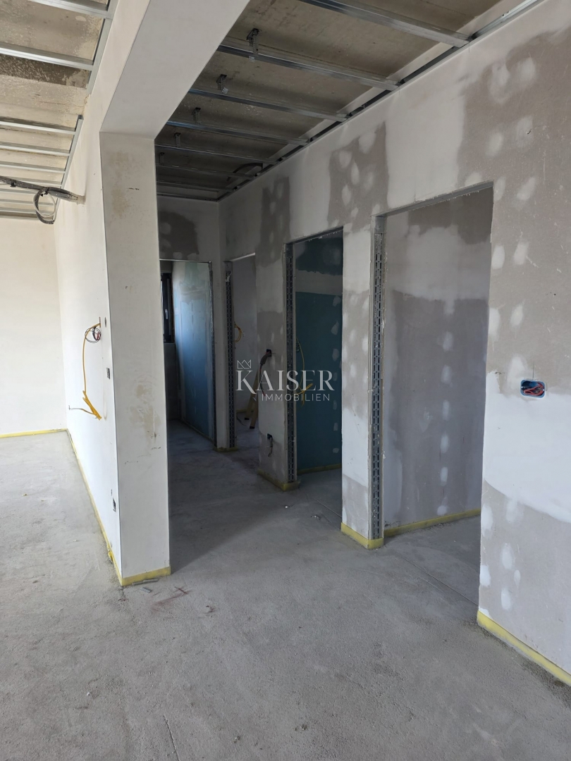 Istra, Poreč - dvosobno stanovanje 80m2 s pogledom na morje