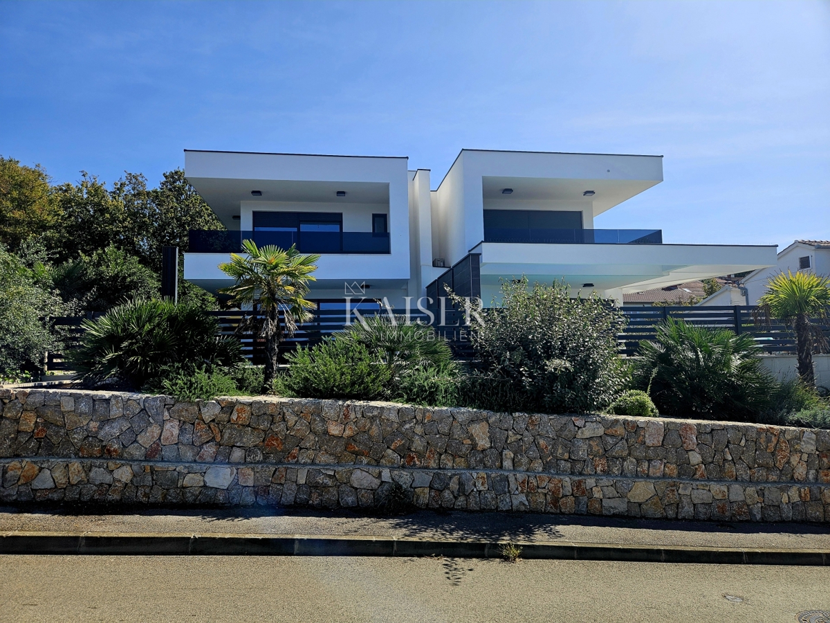 Otok Krk, Njivice - luksuzna dvojna hiša blizu morja