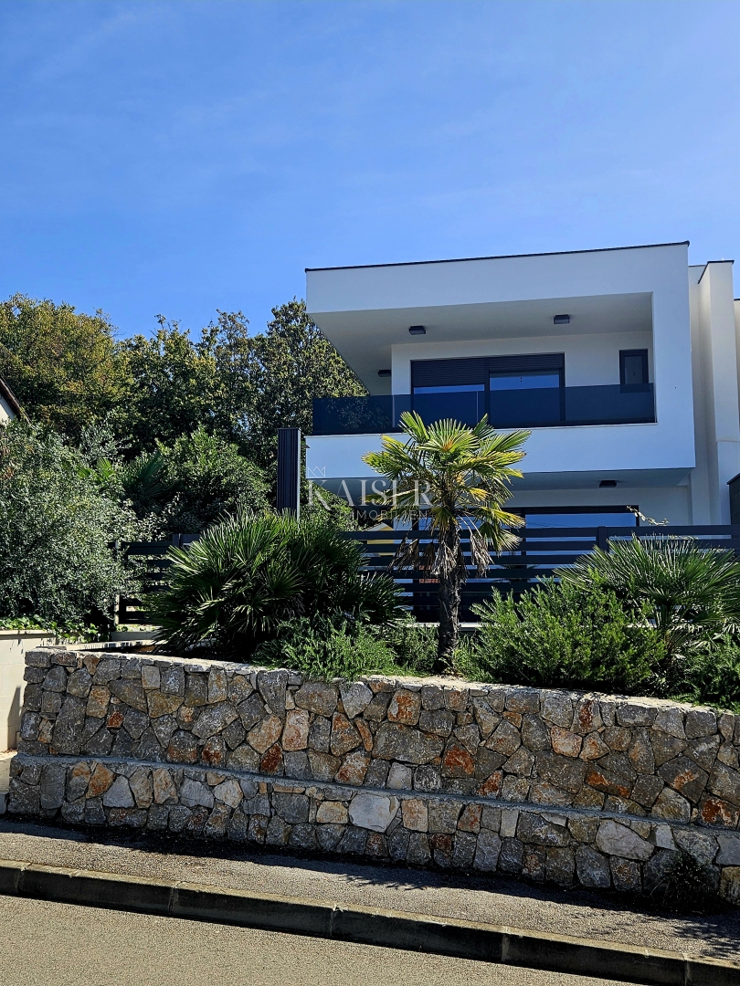 Otok Krk, Njivice - luksuzna dvojna hiša blizu morja