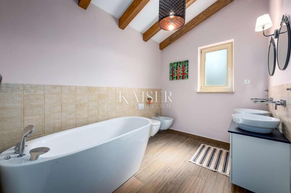  Vile Lovrin, Pazin - Okolica, 340m2