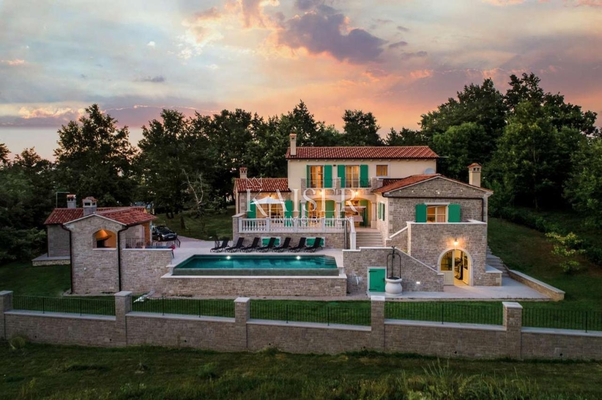  Vile Lovrin, Pazin - Okolica, 340m2