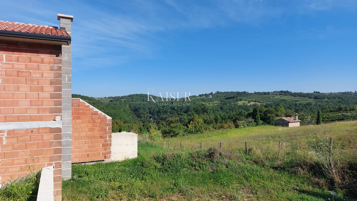 Istra, Momjan, vila z bazenom v izgradnji