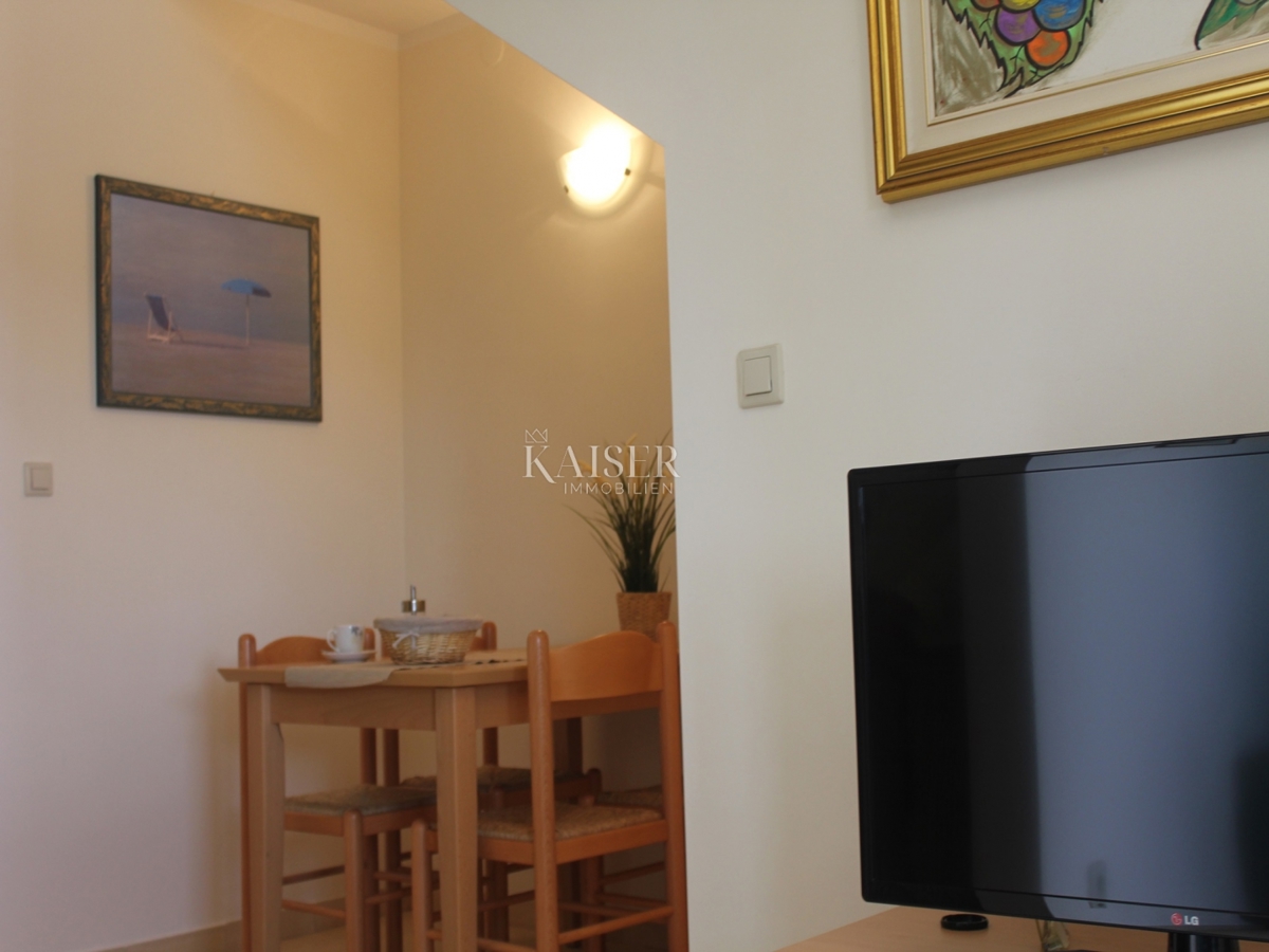 Klimno, otok Krk - apartma 48m2, 1. red do morja