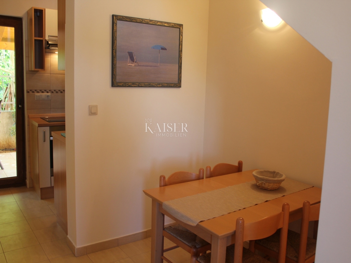 Klimno, otok Krk - apartma 48m2, 1. red do morja