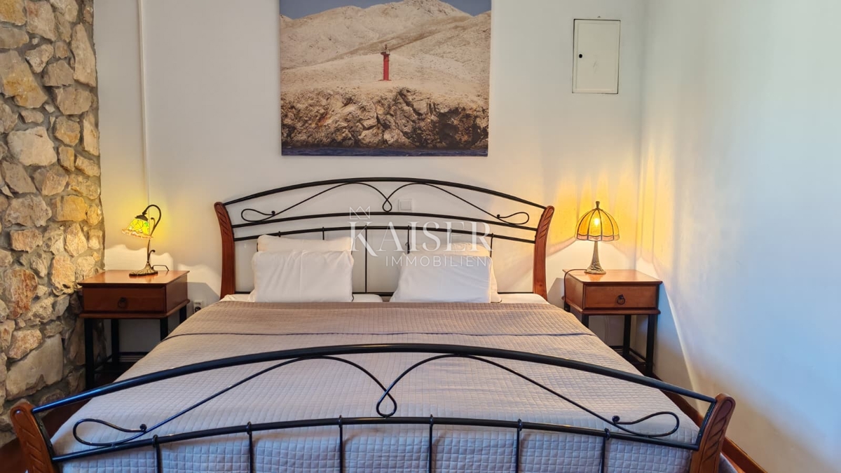 Otok Krk, Dobrinj - prenovljena kamnita hiša 105m2 z bazenom