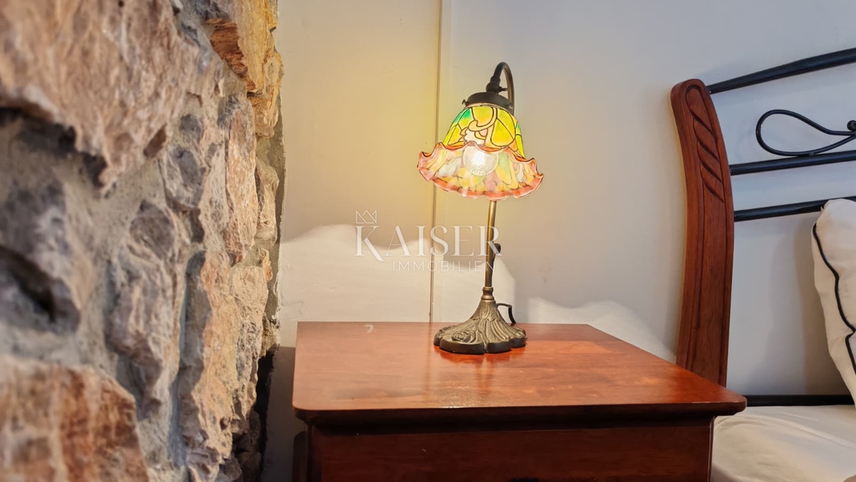 Otok Krk, Dobrinj - prenovljena kamnita hiša 105m2 z bazenom