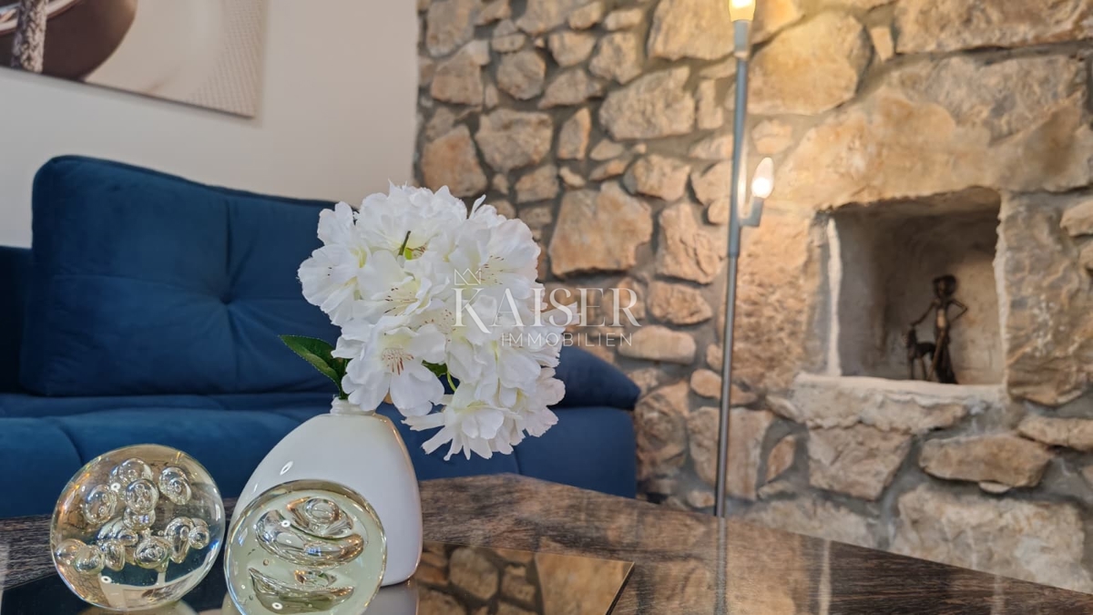 Otok Krk, Dobrinj - prenovljena kamnita hiša 105m2 z bazenom