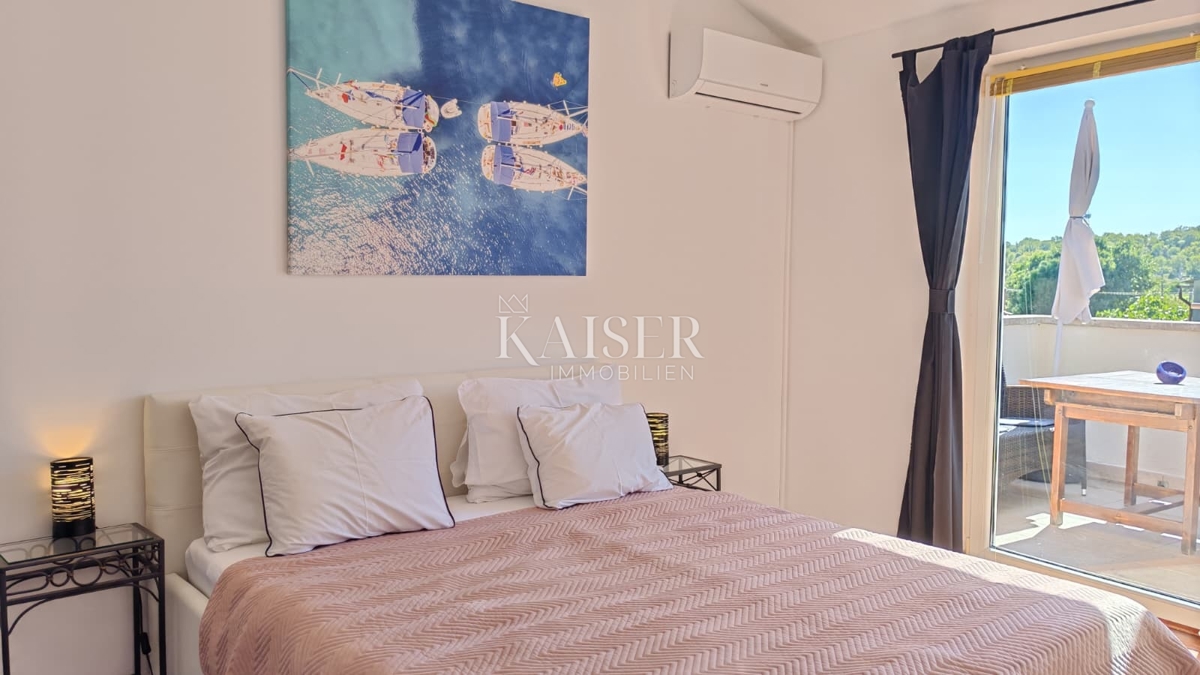 Otok Krk, Dobrinj - prenovljena kamnita hiša 105m2 z bazenom