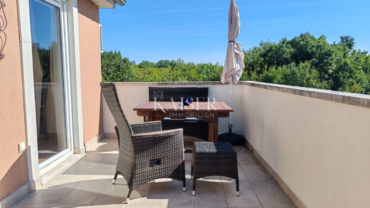 Otok Krk, Dobrinj - prenovljena kamnita hiša 105m2 z bazenom