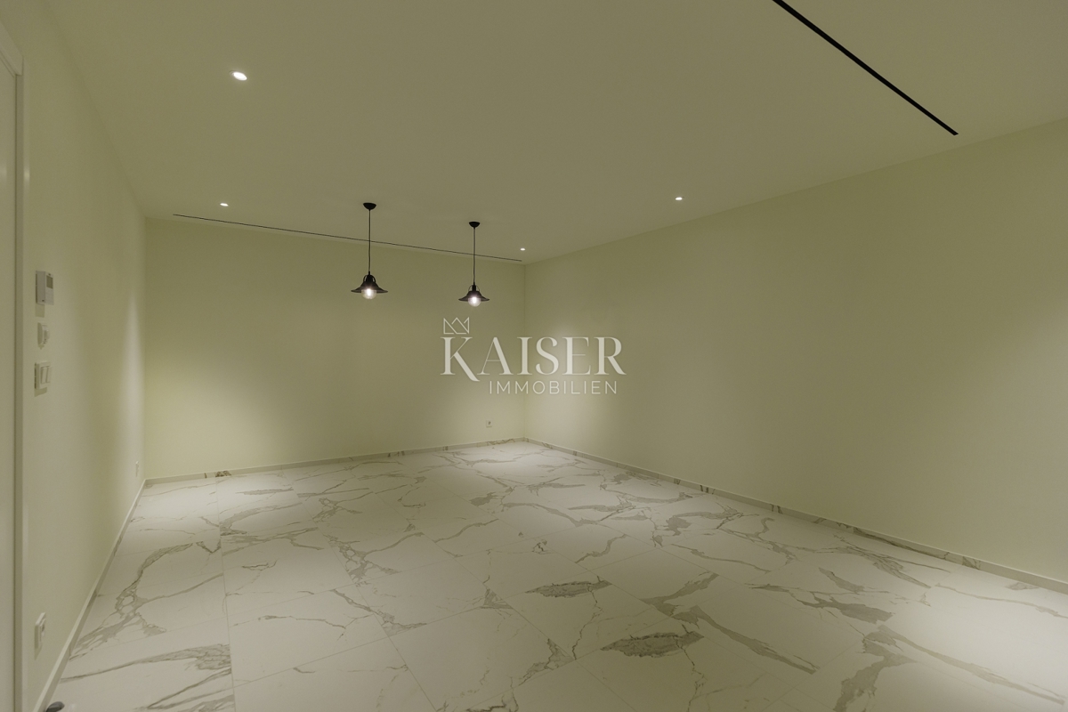 Istra, Umag, Savudrija - luksuzna vila v naselju, 275m2 - na voljo vse storitve v naselju