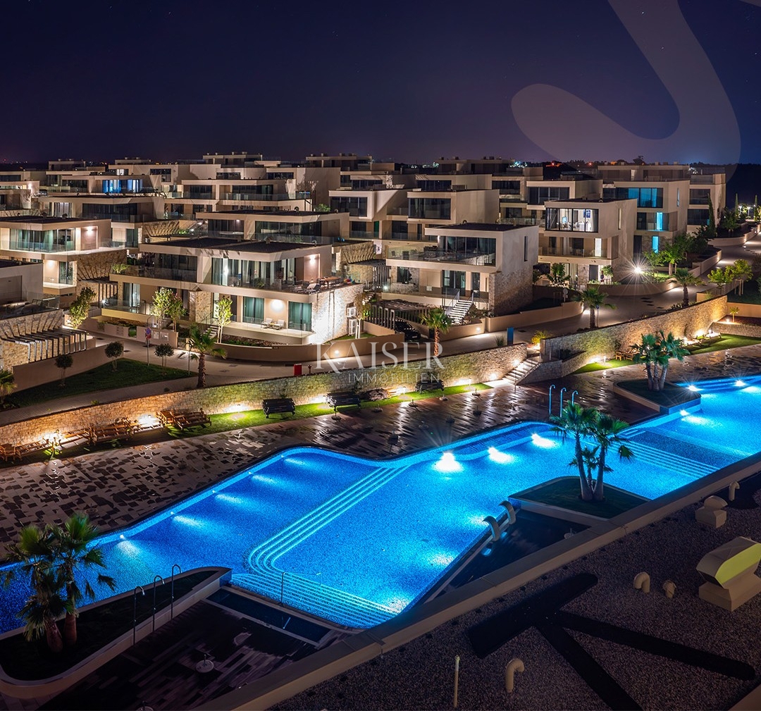 Istra, Umag, Savudrija - luksuzna vila v naselju, 275m2 - na voljo vse storitve v naselju