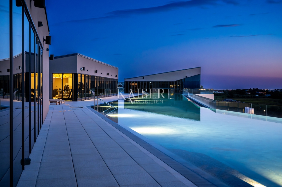 Istra, Umag, Savudrija - luksuzna vila v naselju, 275m2 - na voljo vse storitve v naselju