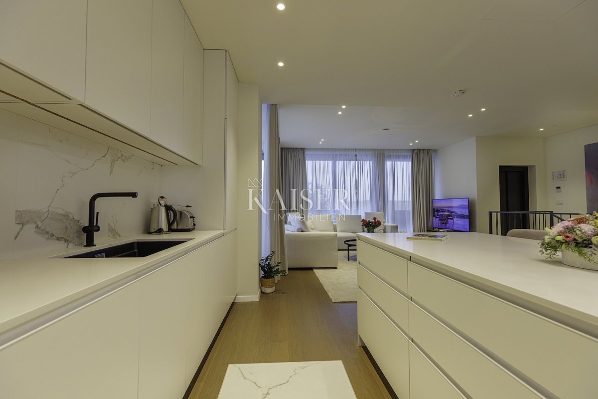 Istra, Umag, Savudrija - luksuzna vila v naselju, 275m2 - na voljo vse storitve v naselju