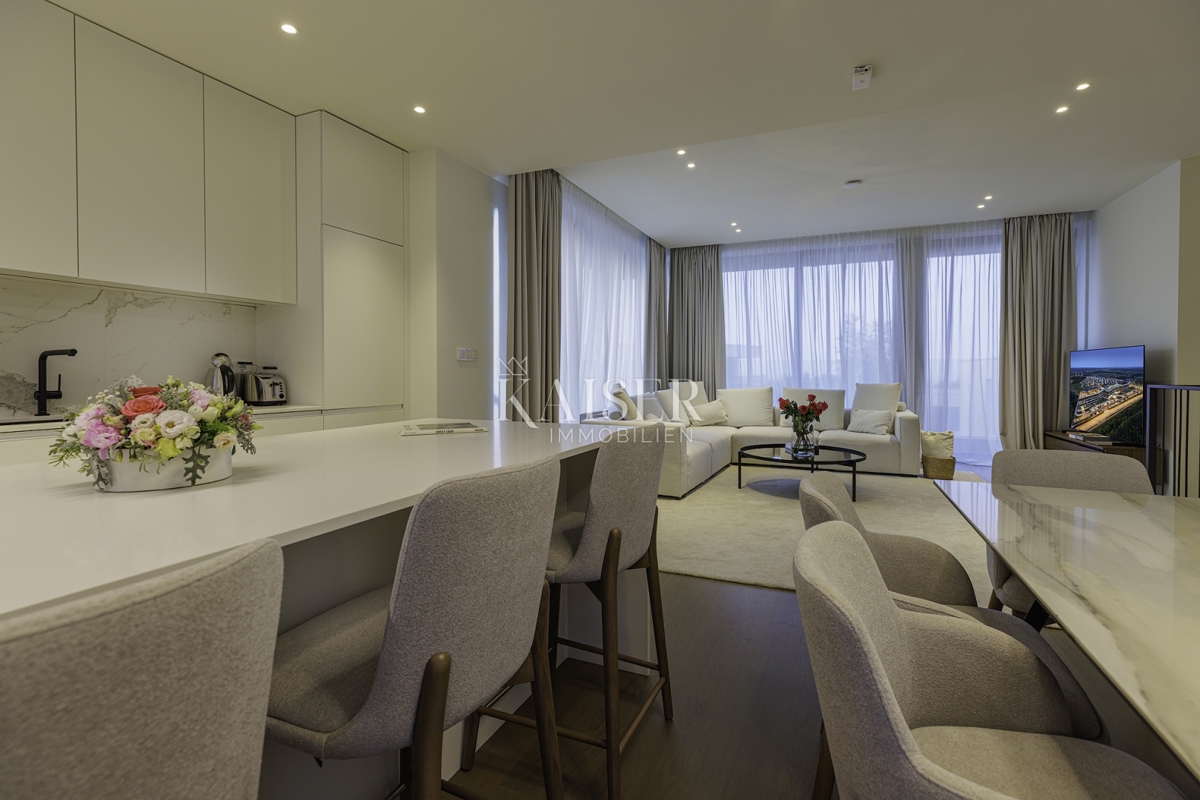 Istra, Umag, Savudrija - luksuzna vila v naselju, 275m2 - na voljo vse storitve v naselju