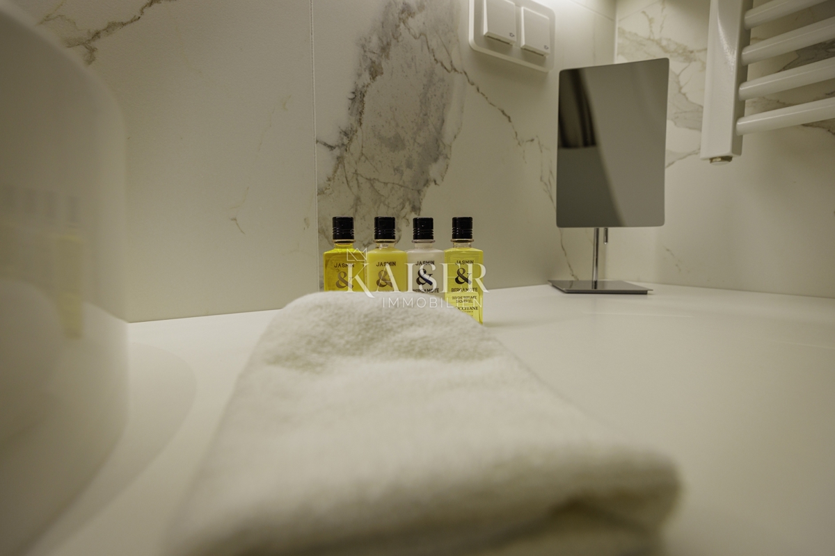 Istra, Umag, Savudrija - luksuzna vila v naselju, 275m2 - na voljo vse storitve v naselju