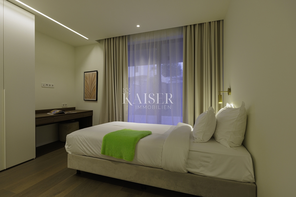 Istra, Umag, Savudrija - luksuzna vila v naselju, 275m2 - na voljo vse storitve v naselju