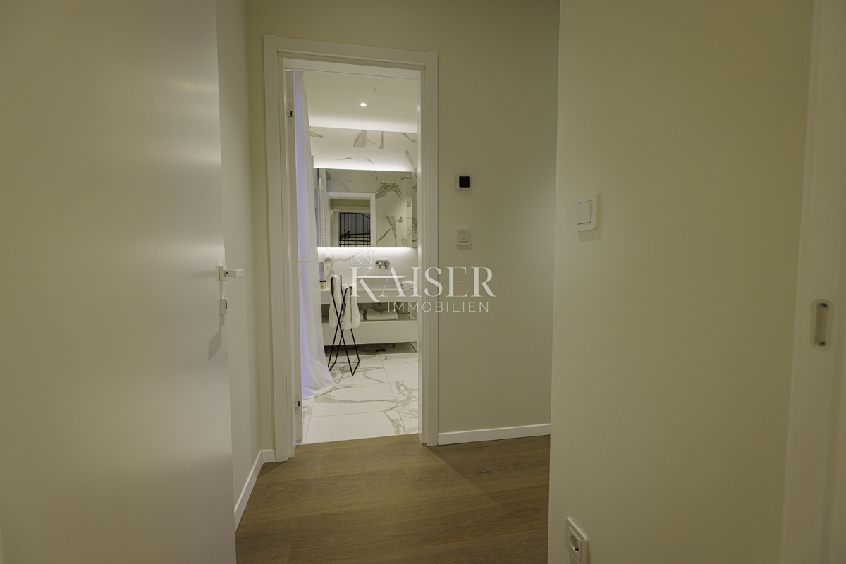 Istra, Umag, Savudrija - luksuzna vila v naselju, 275m2 - na voljo vse storitve v naselju