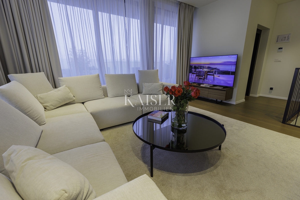 Istra, Umag, Savudrija - luksuzna vila v naselju, 275m2 - na voljo vse storitve v naselju