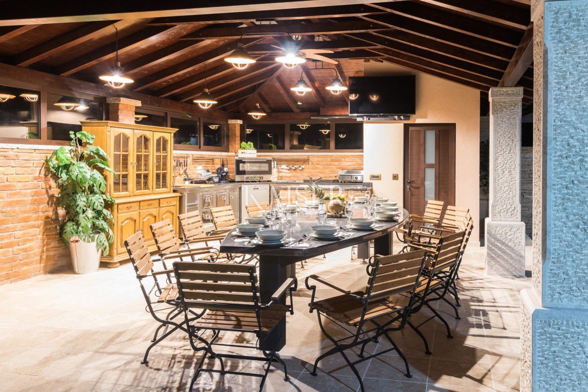Vila Valtura, Ližnjan, 450m2