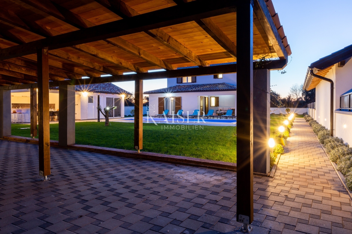 Hiša Pula, 180m2