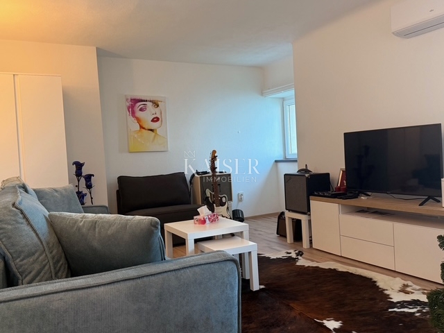 Reka, Pećine - Apartma prva vrsta ob morju in garsonjera v kleti