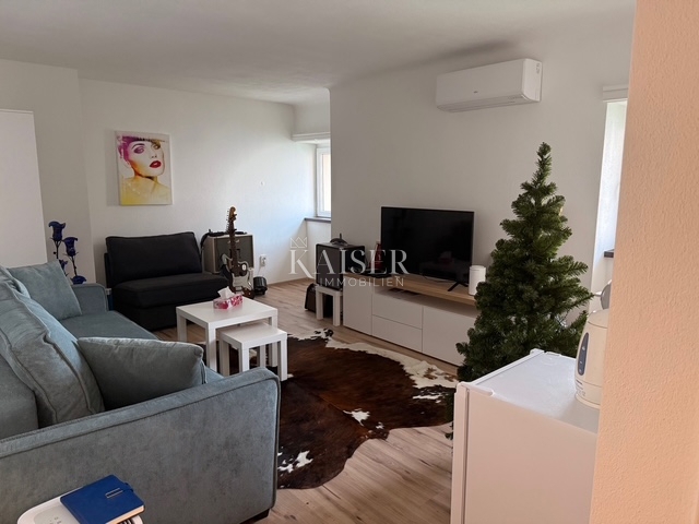 Reka, Pećine - Apartma prva vrsta ob morju in garsonjera v kleti