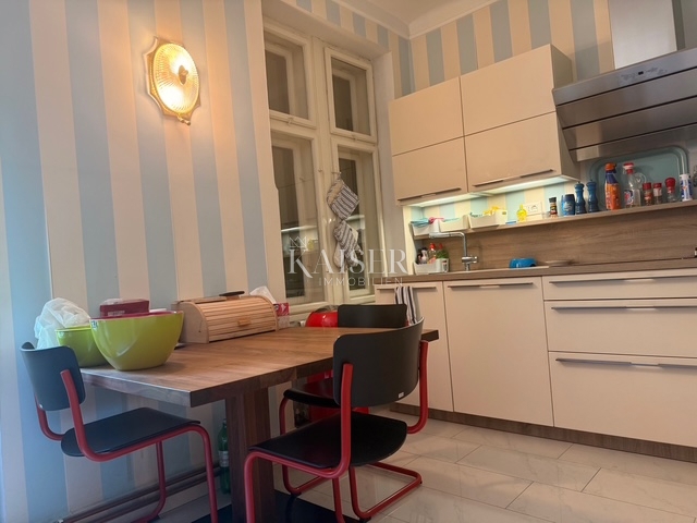 Reka, Pećine - Apartma prva vrsta ob morju in garsonjera v kleti