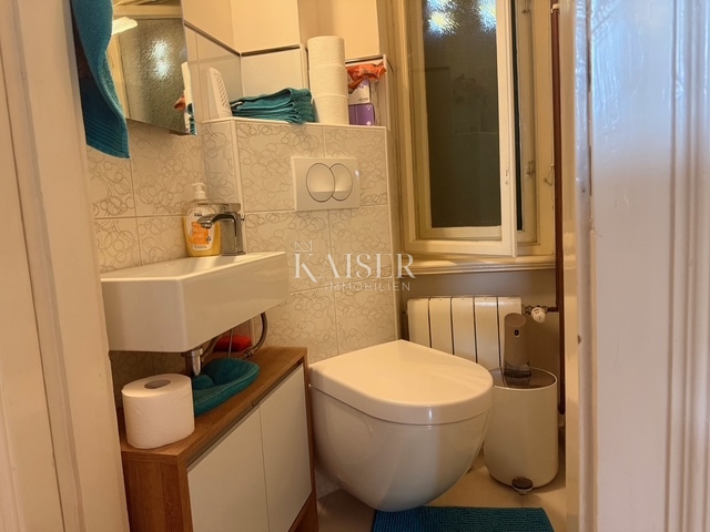 Reka, Pećine - Apartma prva vrsta ob morju in garsonjera v kleti